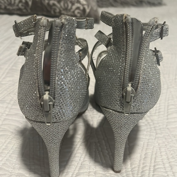 Ladies, high heels - Picture 3 of 3